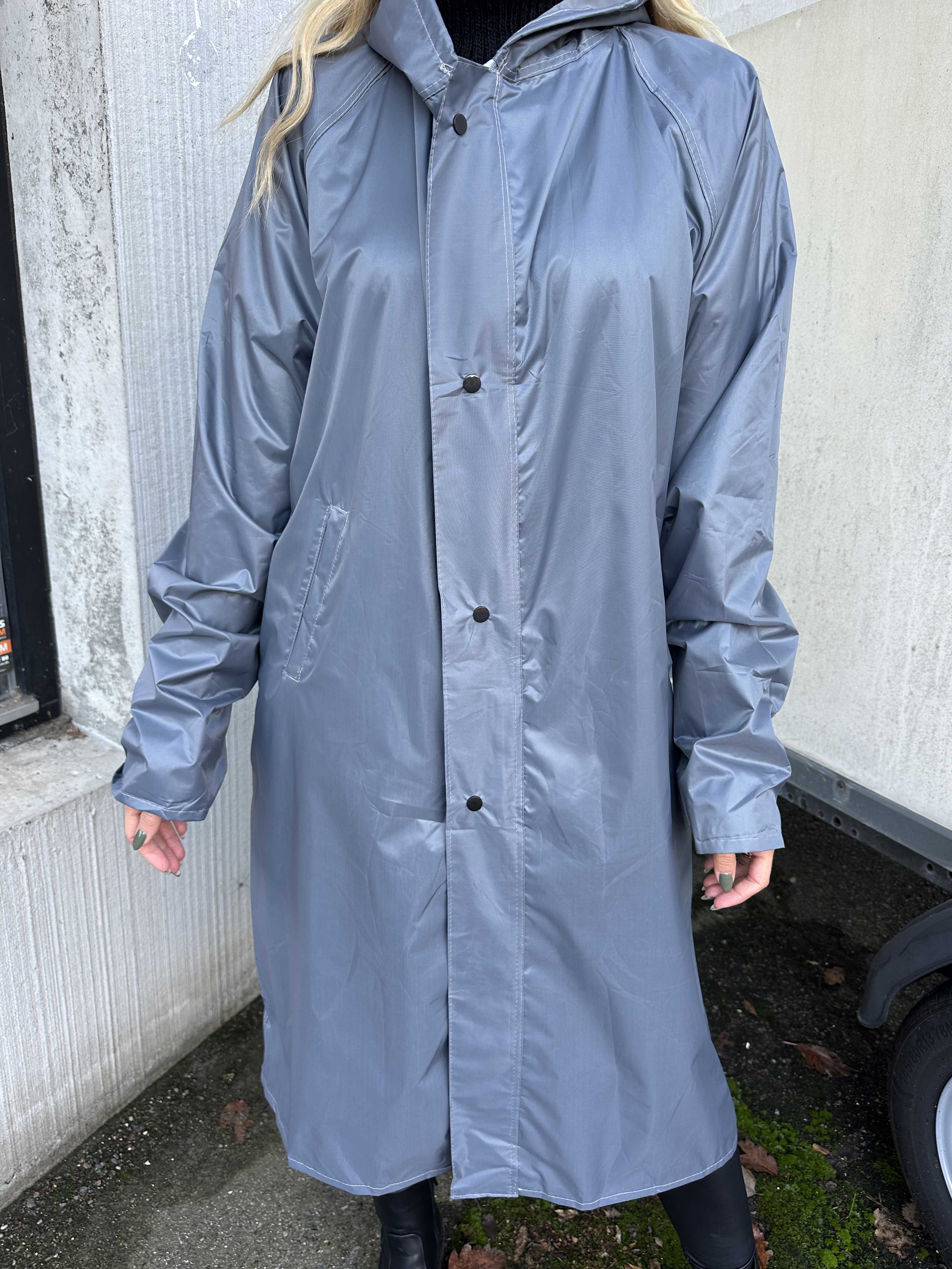 Reina - Regnjakke med hætte